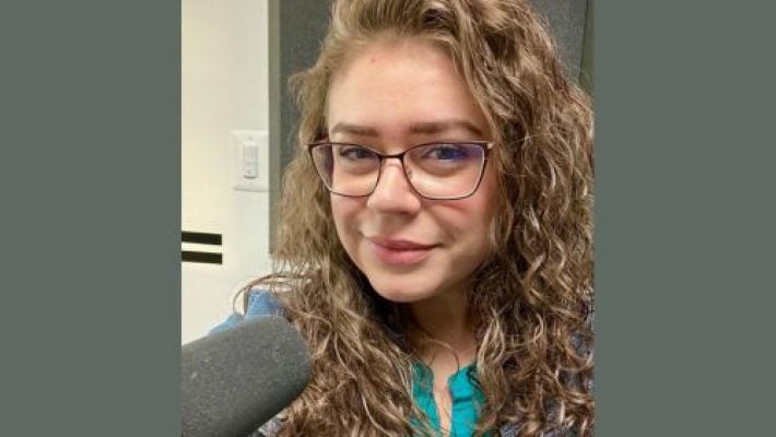 Adriana Estevez solo