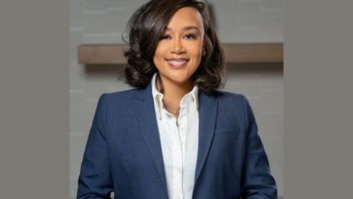 Ajia Burris solo