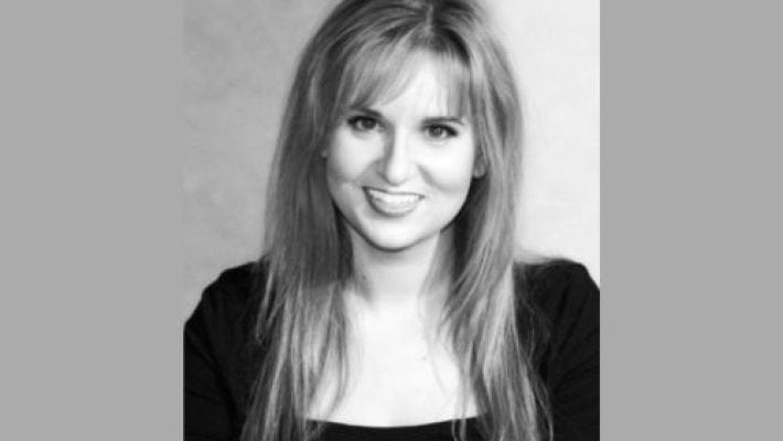 Alexandra Caval Solo