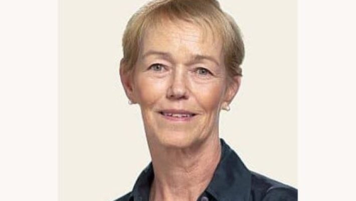Alison J. Bellv Solo
