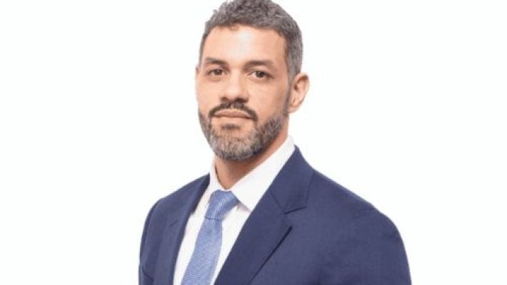 Austin Ross Freundlich Solo