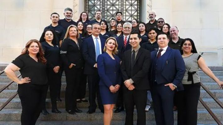 Daniela Labinoti wirh team