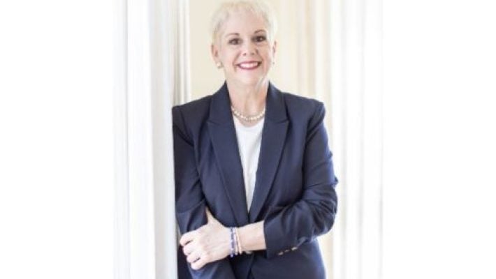 Debbie Firestone solo