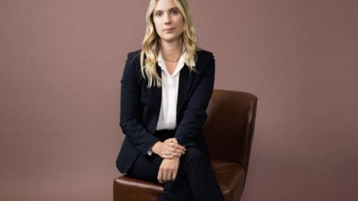 Elizabeth Little solo