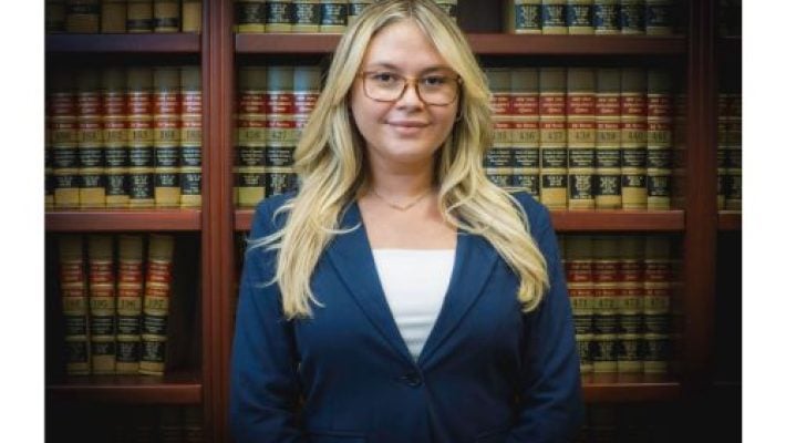 Holly Quintana solo