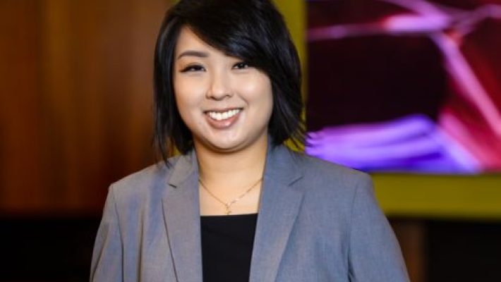 Huong L. Lee Solo