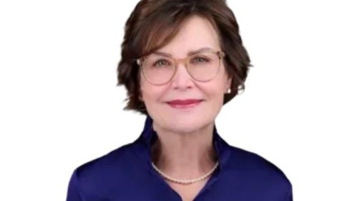 Jennifer Robinson solo