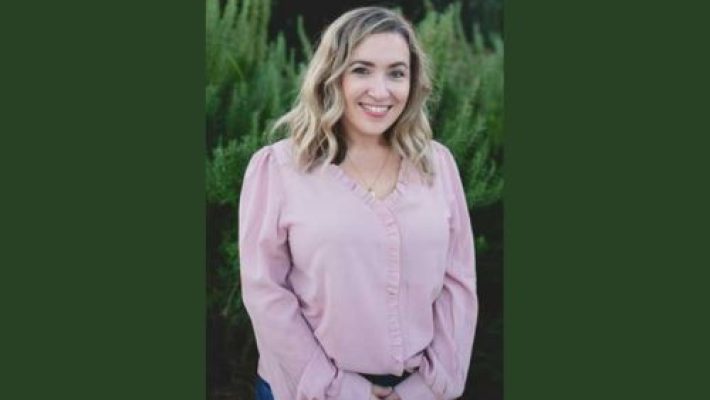 Jennifer Strang Gallery Image