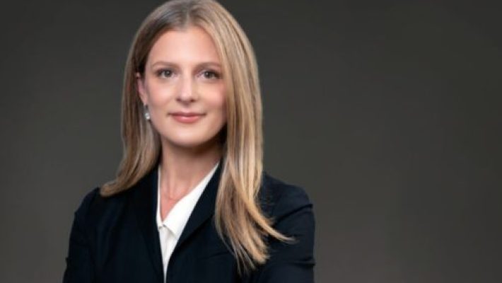 Jolie Apicella solo