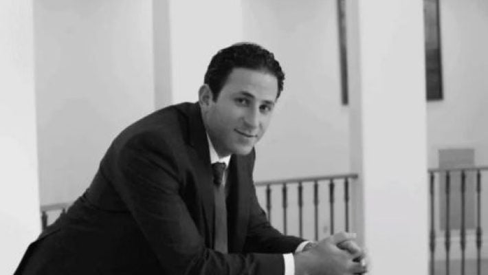 Jonathan J. Delshad solo