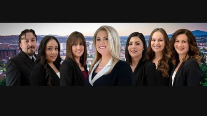 Lana Elliott With Team