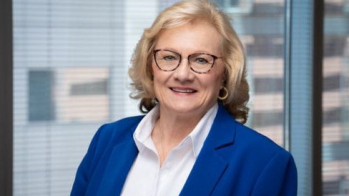 Laura Sever Blanco Solo