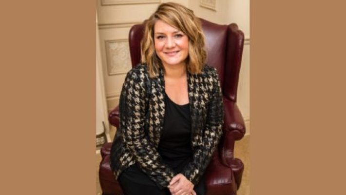 Lisa Gilkey Schoetzow solo