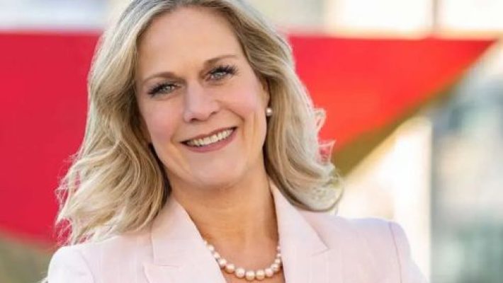 Michelle Holmes solo