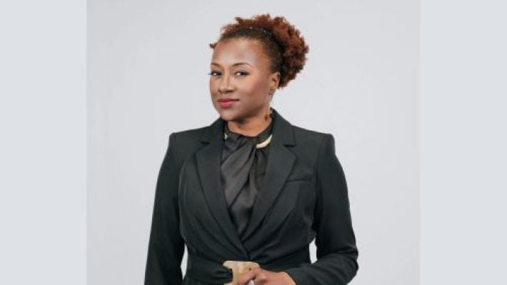 Nikie N. Lomax solo