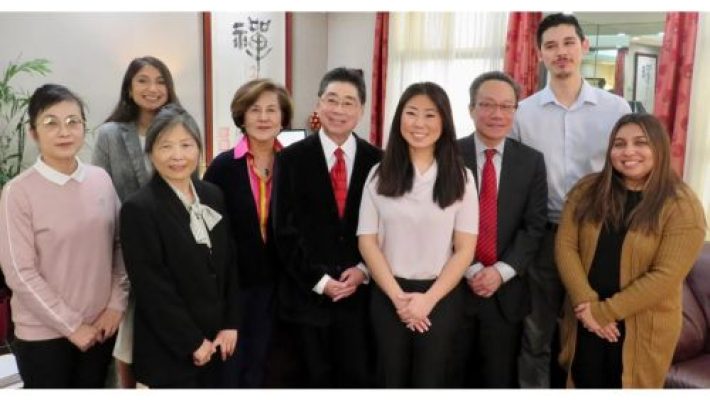 Peter Darwin Chu with team