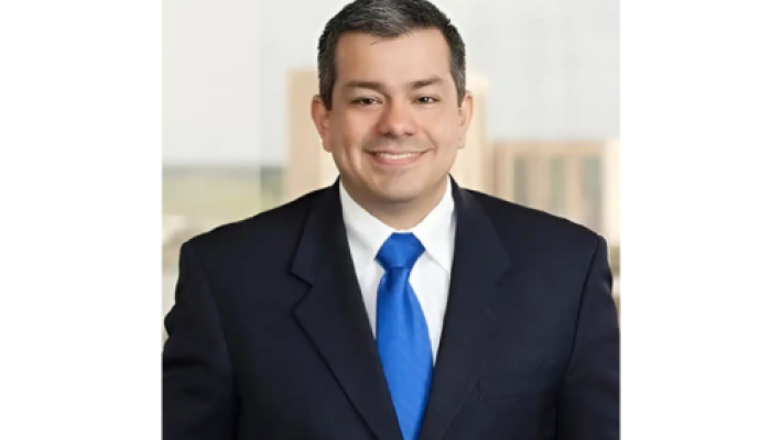 Robert Marroquin solo